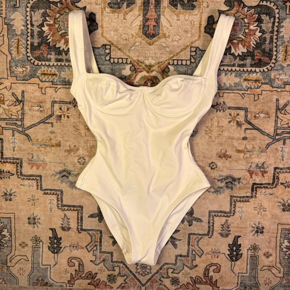 SKIMS Fits Everybody Underwire Bodysuit White Scoop Back High Cut Skin Tight S/M
